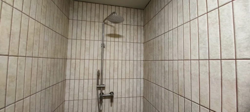 Коттедж с купелью рядом с морем