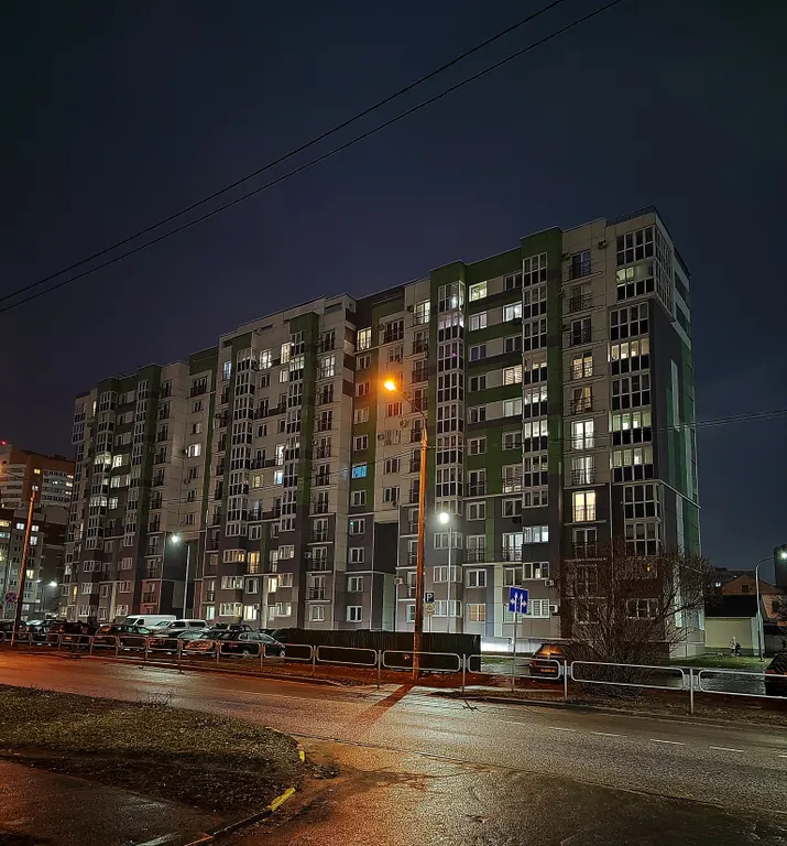 Центр новый дом, большая парковка