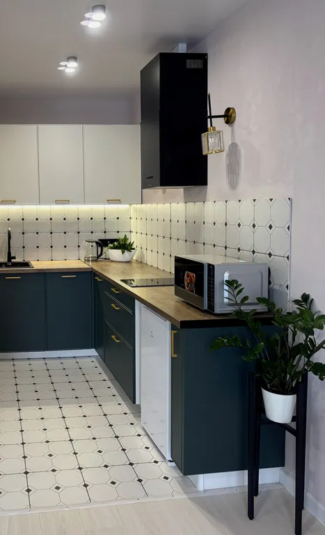 Большая светлая студия с дизайнерским ремонтом рядом с аэропортом