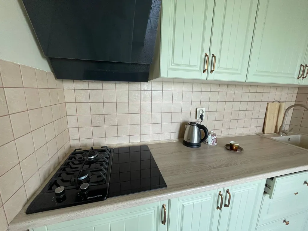 Квартира Трёхкомнатная квартира на первой линии у моря — Сухум