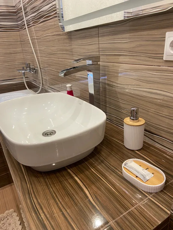 Уютный современный дом возле гор и моря