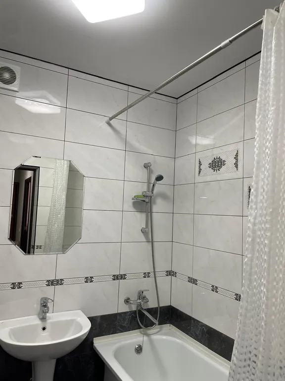 Уютная квартира в новом доме с лифтом с видом на гору