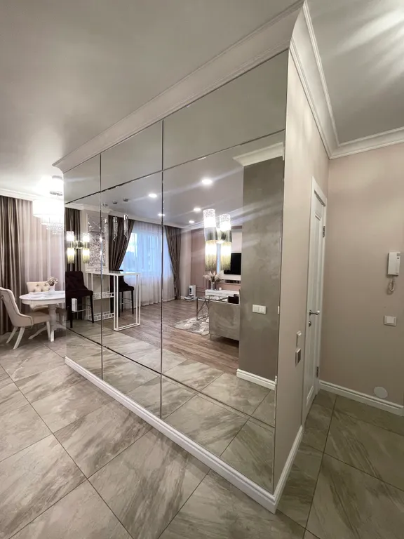 Стильная дизайнерская квартира недалеко от центра города