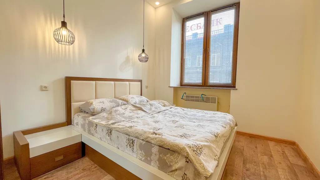 Новая квартира у площади