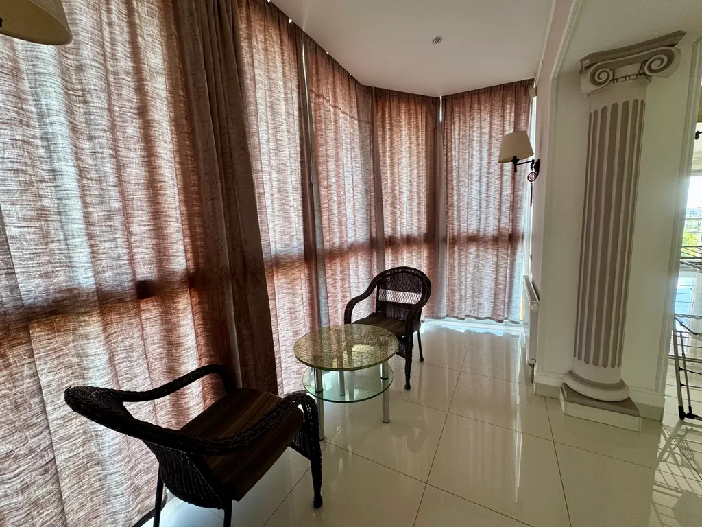 Новострой с панорамным видом на б. Пушкина