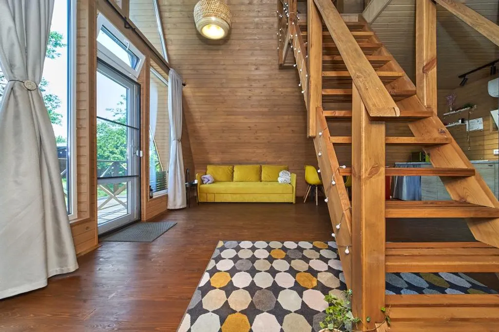 Треугольный Дом Луна