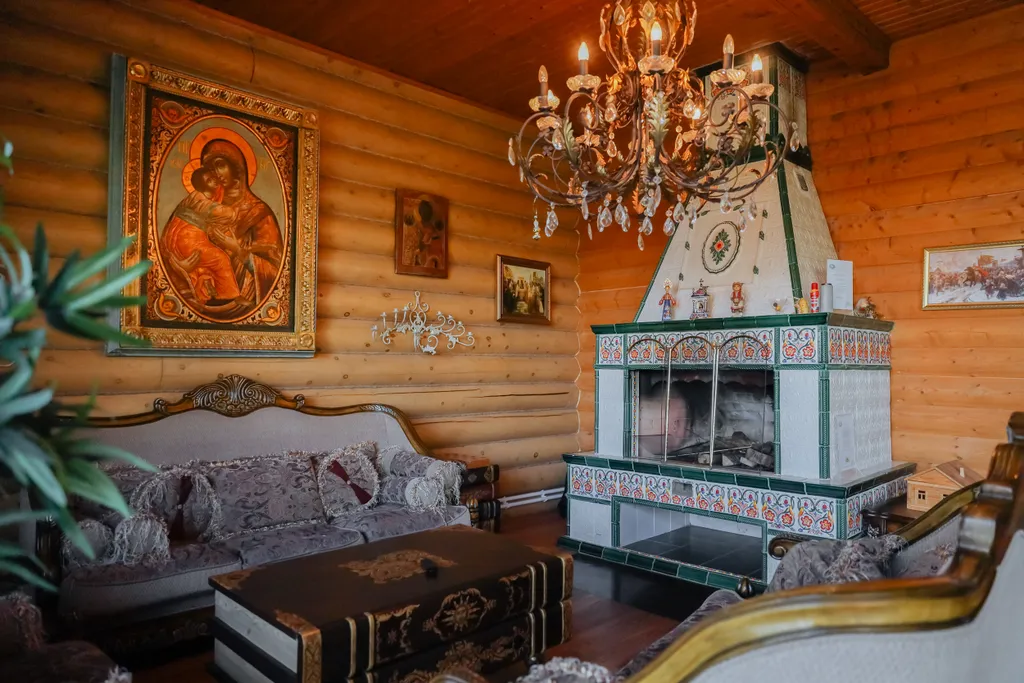 Огромная фамильная усадьба с баней на берегу водохранилища