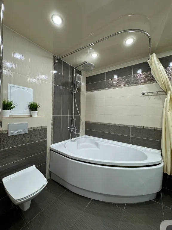 Комфортная трёхкомнатная квартира в центре города