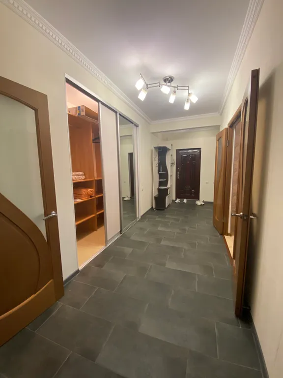 Просторный апартамент для действительно большой семьи