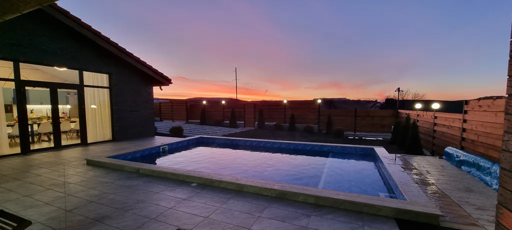 Уютный дом с термальным бассейном и баней