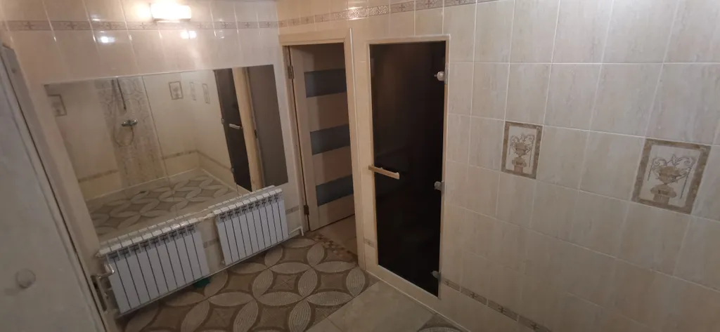 Часть дома на втором этаже с баней и бассейном