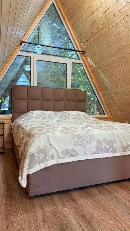 А-фрейм 3 с видом на горы и лес