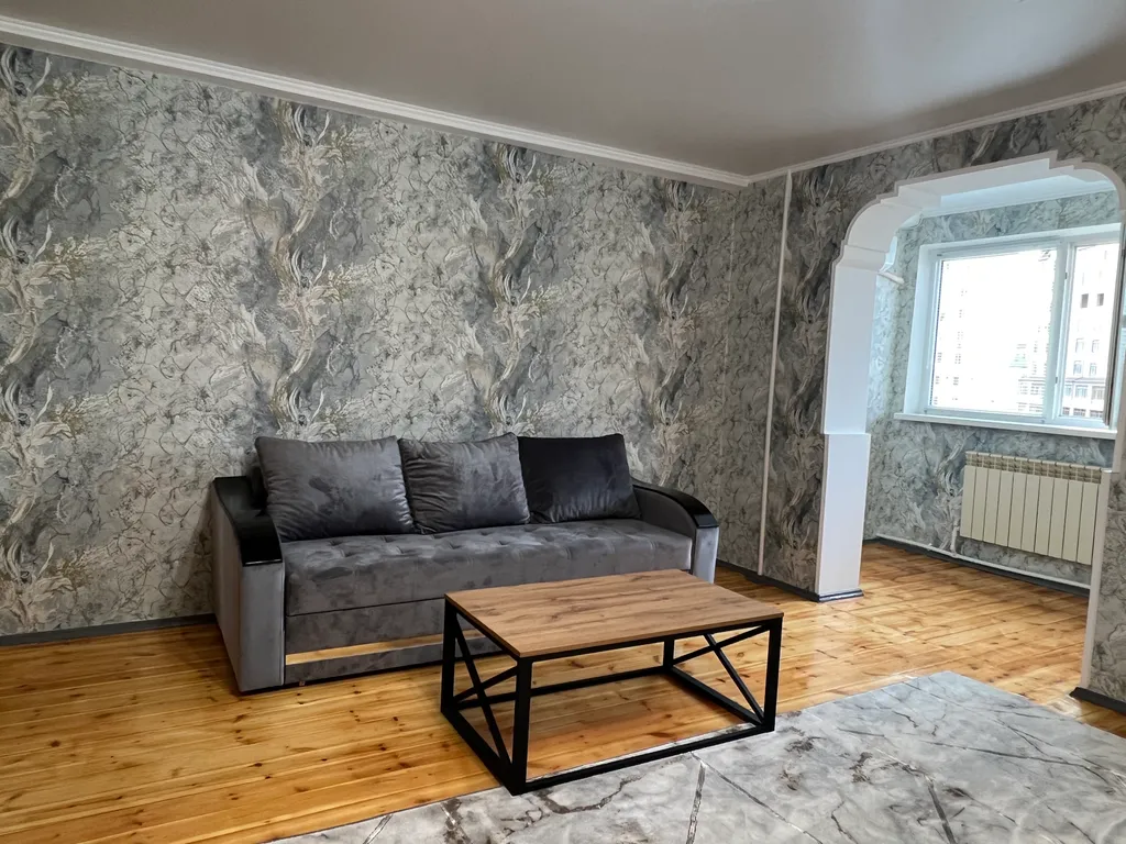 Огромная 4-комнатная квартира