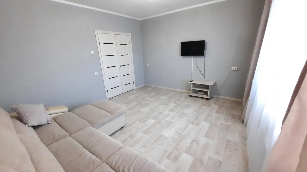 Квартира Светлая, уютная квартира для большой семьи или компании — Красноярск