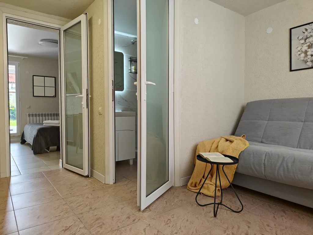 Номер Горчица с террасой и парковкой