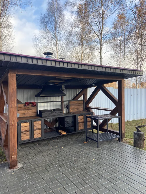 Сказочный дом в лесу