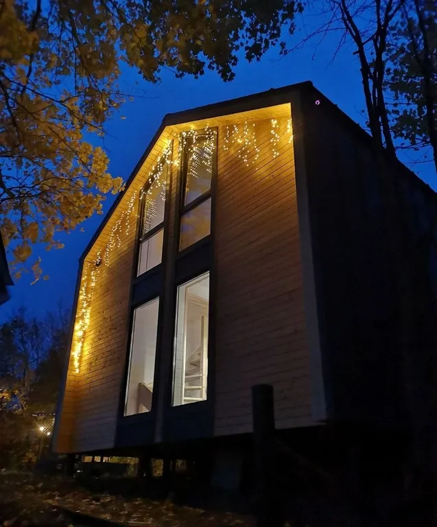 Коттедж Маврикий с сауной и видом на озеро