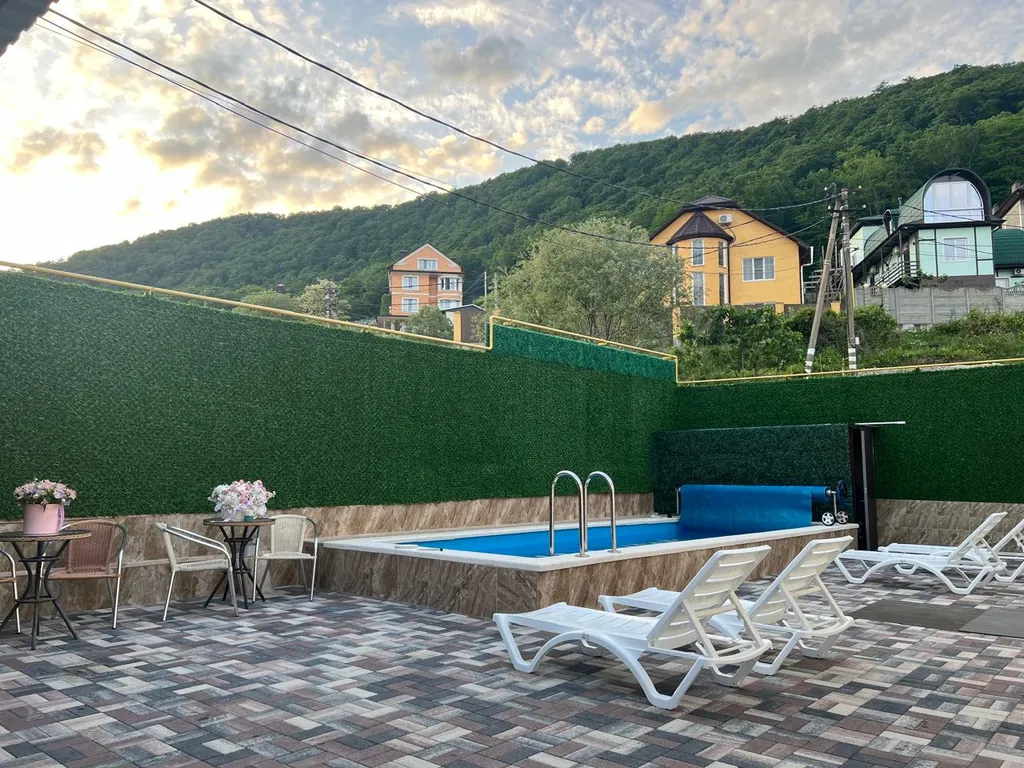 Новый дом с подогреваемым бассейном