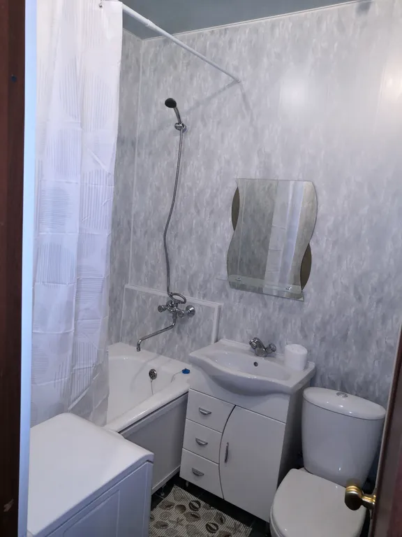 Однушка у склона