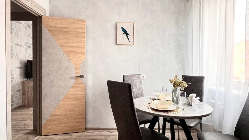 Новый апартамент с зоной отдыха на балконе