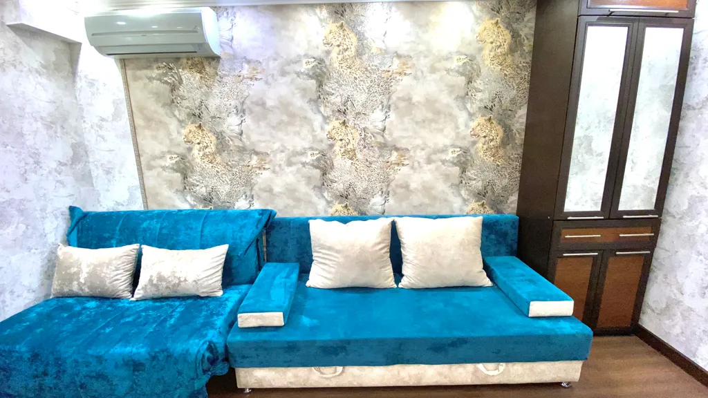 Комфортная 2-к квартира с камином на 50 лет ВЛКСМ