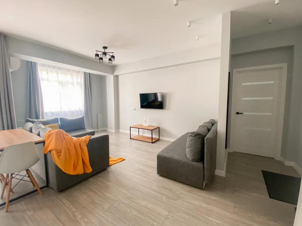 Просторная квартира с балконом вблизи подъемника