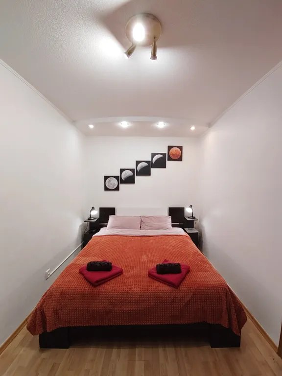 Просторная студийного плана двушка на Пяти Углах