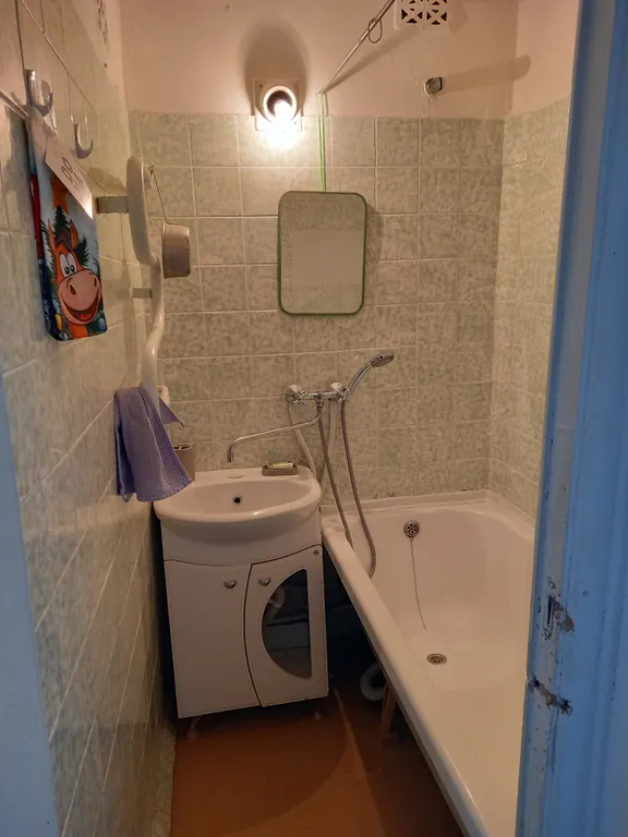 Двухкомнатная в центре, красивый вид на город и море