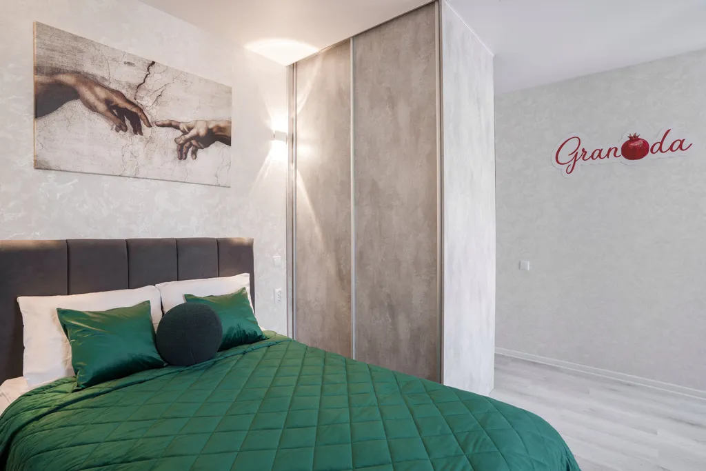 Красивая однокомнатная квартира с новым ремонтом рядом с кинотеатром