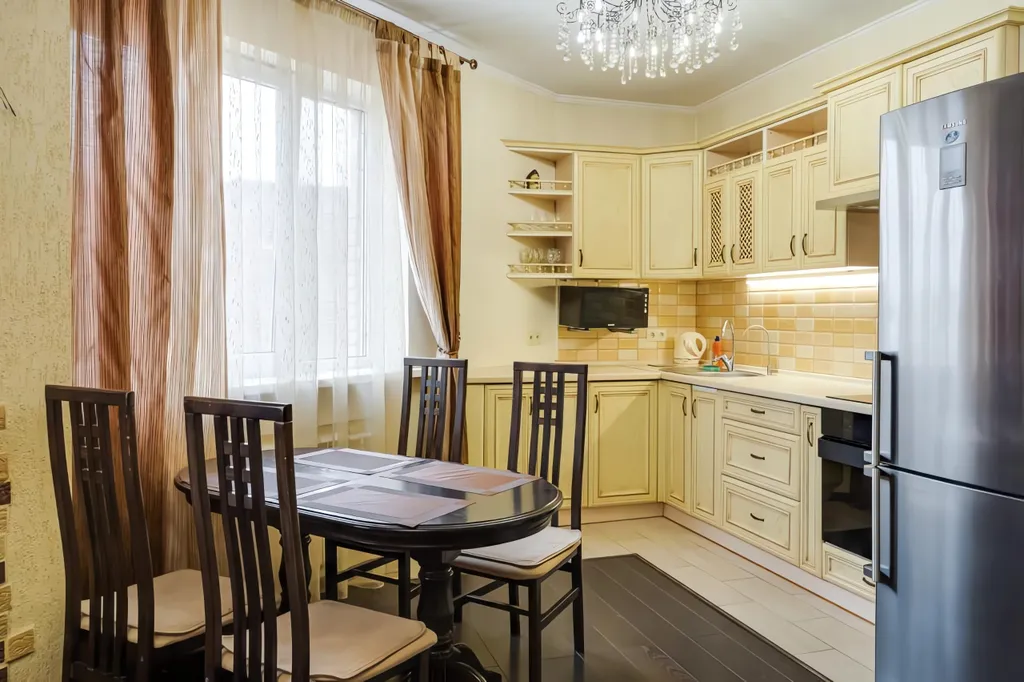 Светлый апартамент с просторной гостиной