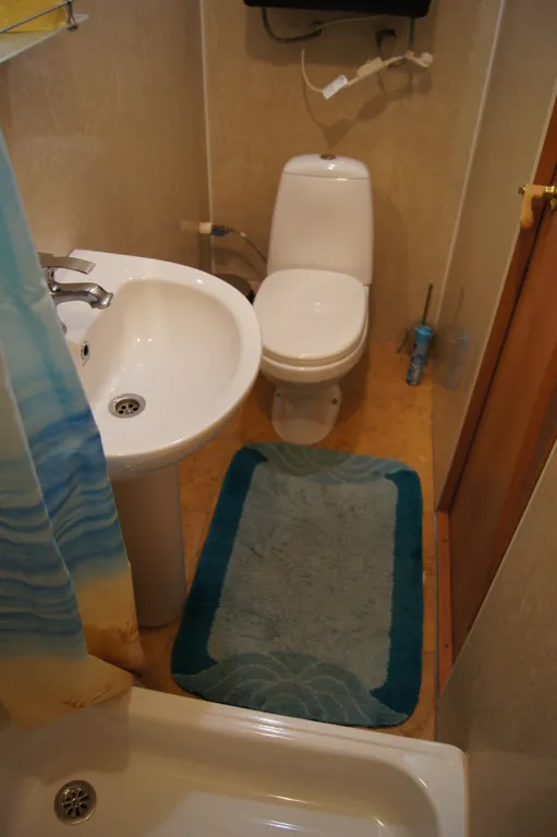 Квартира Апартаменты 6 с видом на море и внутренний дворик с бассейном — Ейск