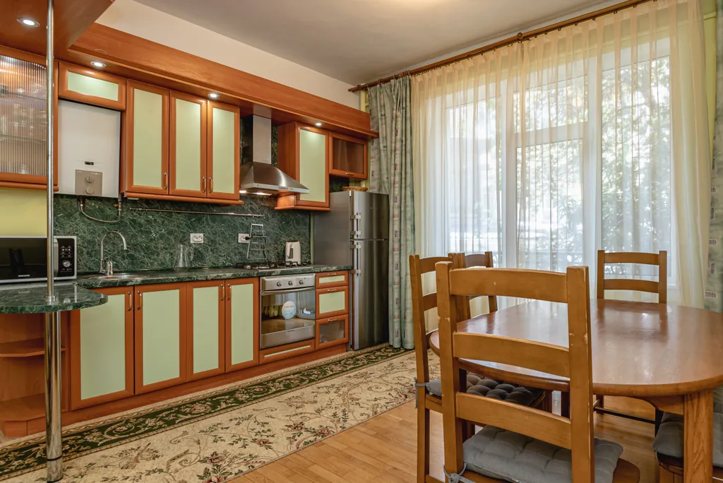 Уютные Апартаменты в центре города с 3-балконами