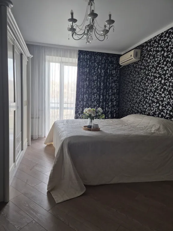 Уютная квартира в центре города с видом на море