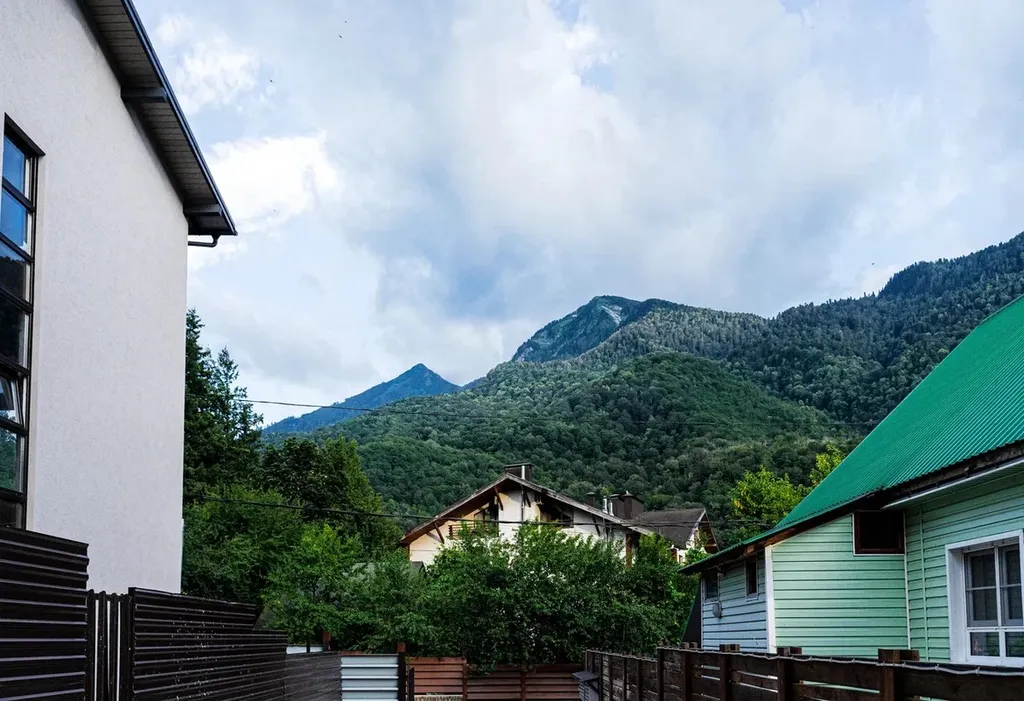 Зелёная студия в сердце гор