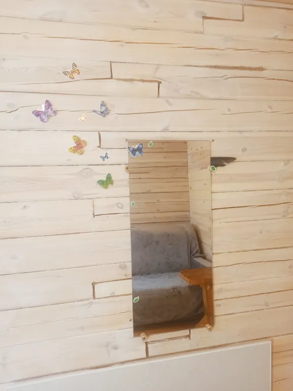 Комната с диваном