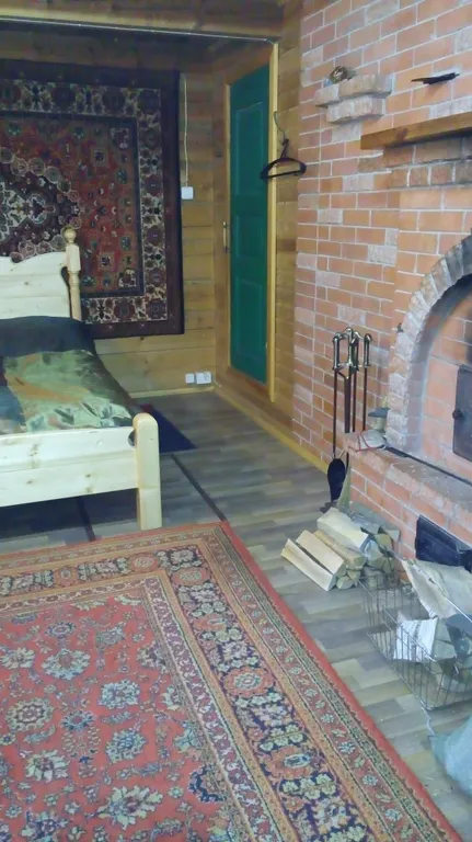 Большой коттедж на берегу озера