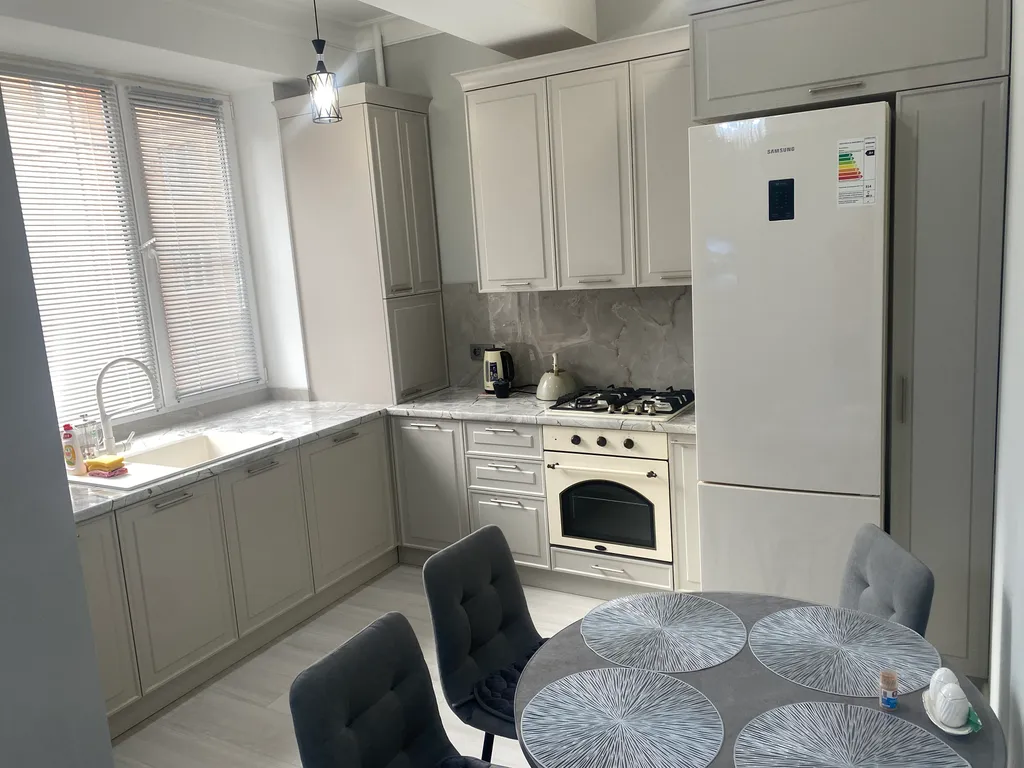 Квартира с хорошим ремонтом в 10 минутах ходьбы от пляжа Лагуна