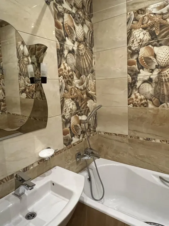 Таунхаус на береговой линии песчаного пляжа с бассейном