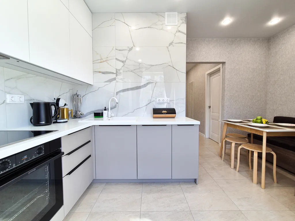 Потрясающая квартира с двумя балконами и видом на реку, лес и горы