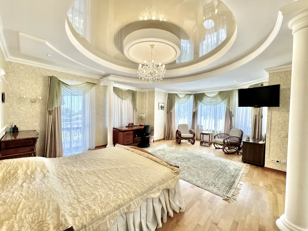 Шикарный дом в заповедной зоне в Ялте