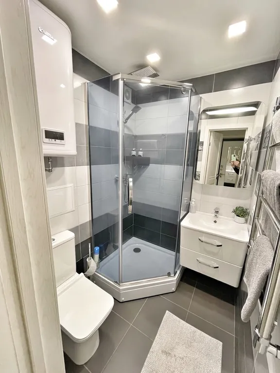 Современная 2-комнатная квартира в тихом центре