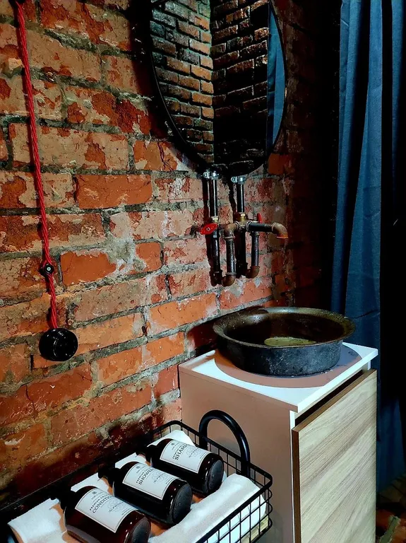 Таунхаус с кинотеатром в стиле лофт. 
3 минуты до Волги. Песчаный пляж