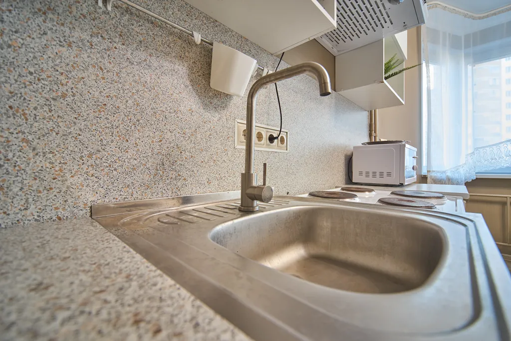 Вид на реку и крокус