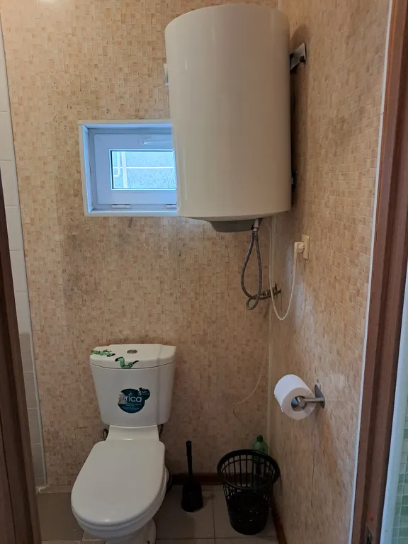 Домик с беседкой у моря