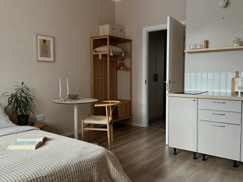 Студия с видом на лес