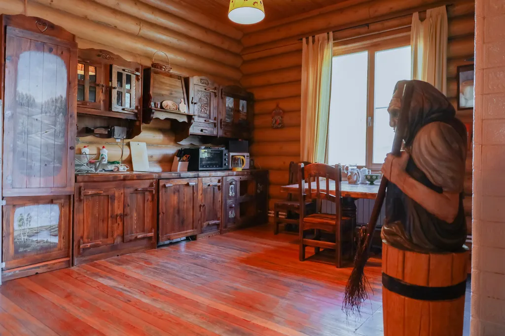 Огромная фамильная усадьба с баней на берегу водохранилища