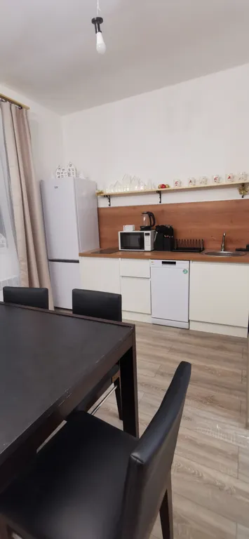 Уютный дом на берегу реки