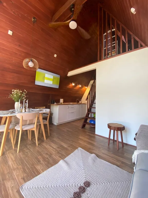 Дом с ковром