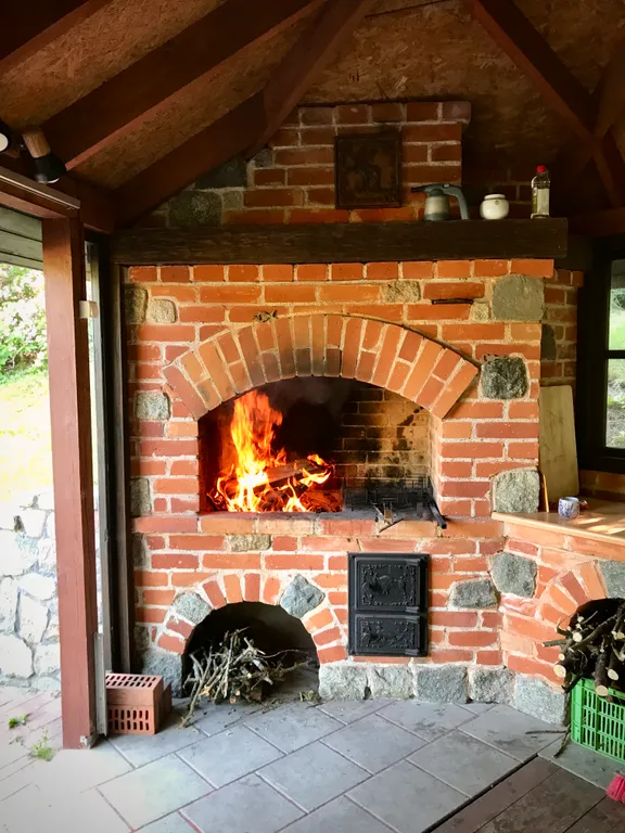 Прибрежный уголок для отдыха на природе