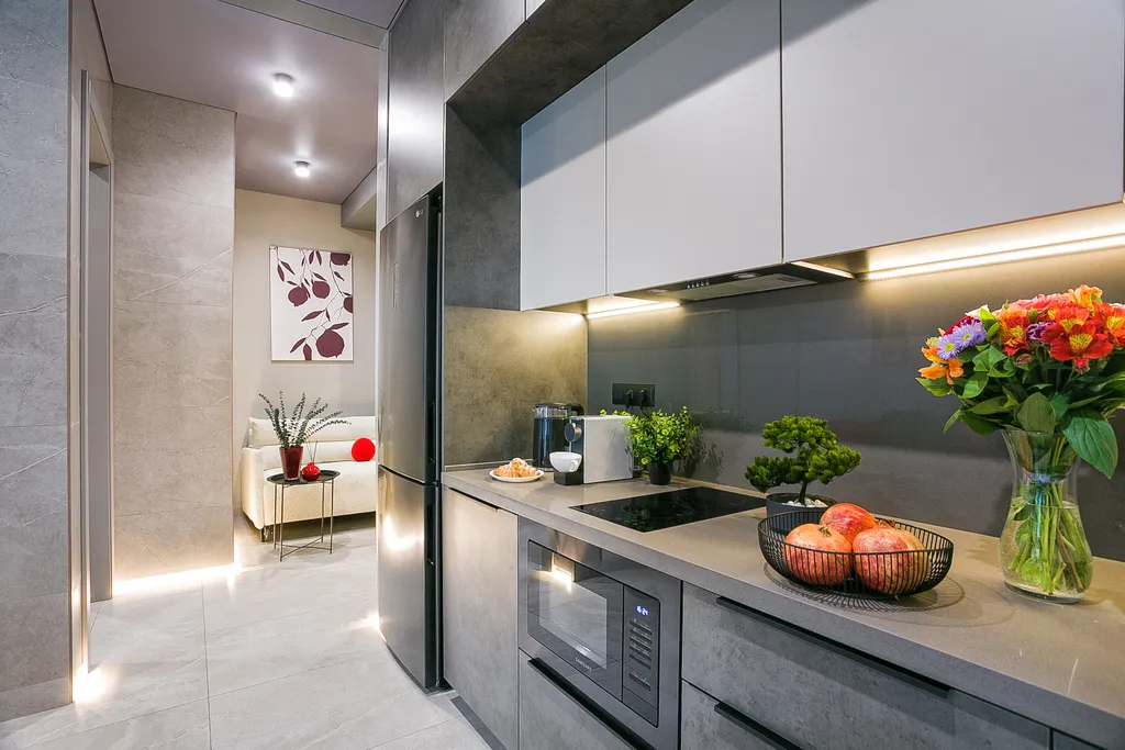 Гранатовый. На большую семью, вид на лес